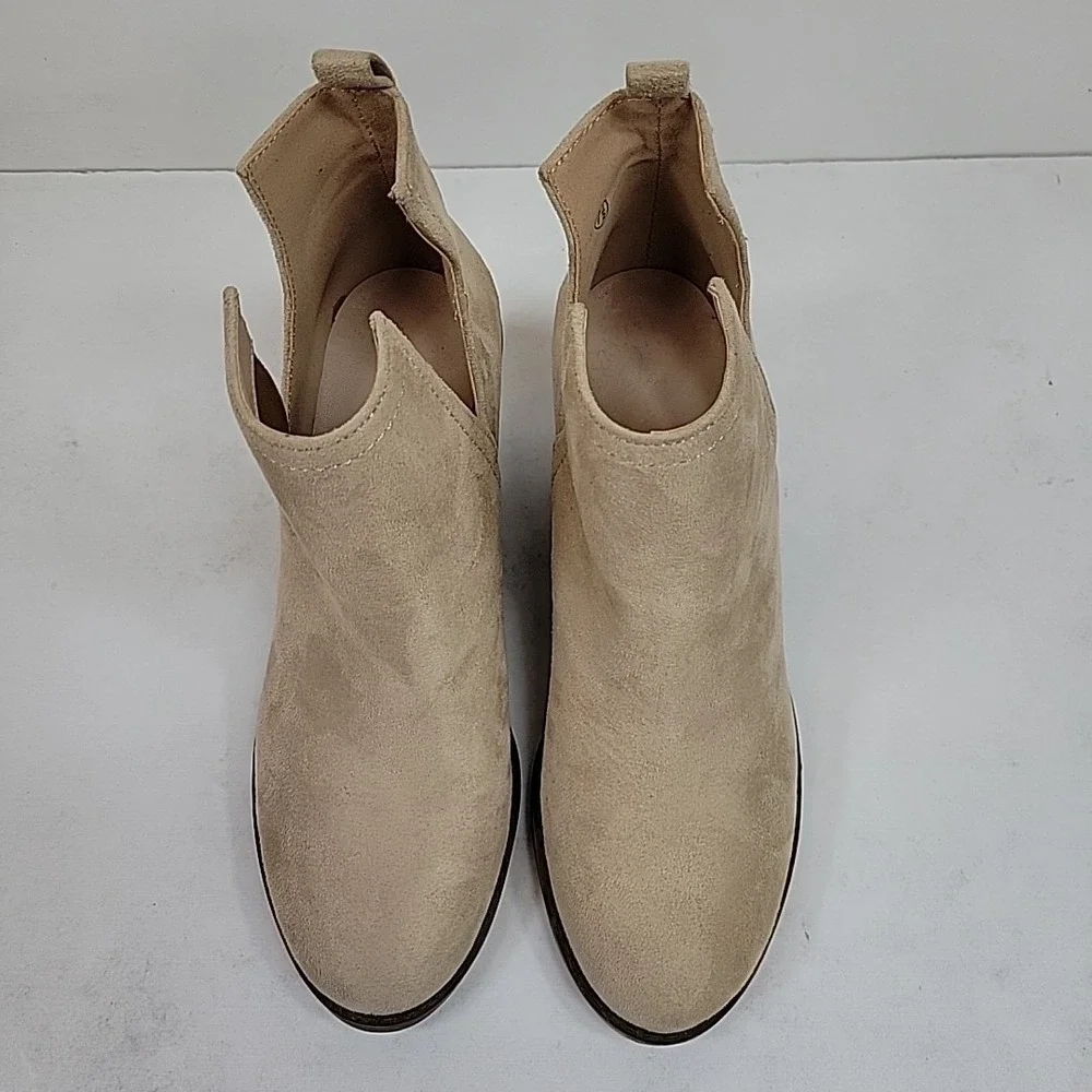 ZBY  Ankle Booties Women's Size 7.5 Tan Suede Preppy Casual‎ Dressy Hipster